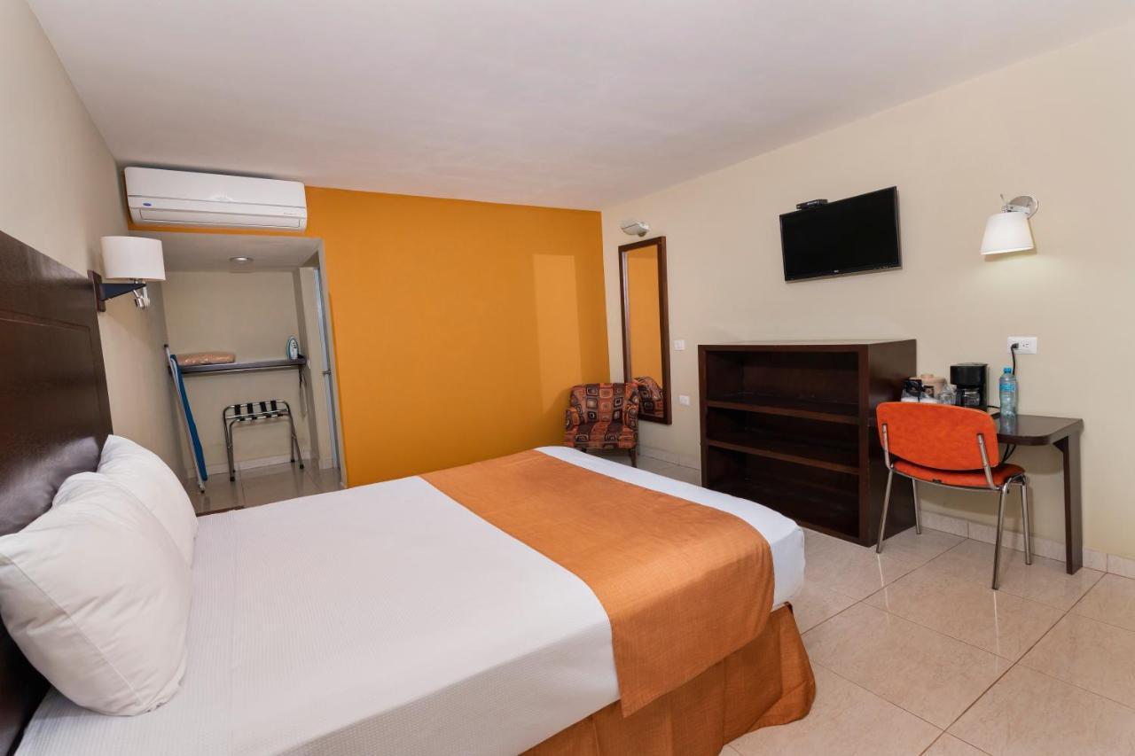 El Camino Hotel & Suites Heroica Caborca Exteriör bild