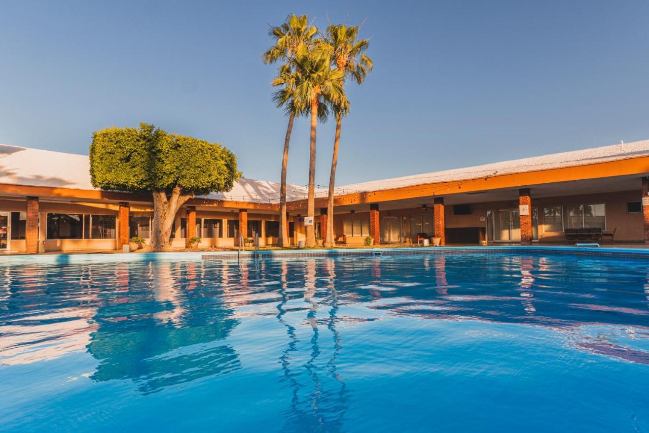 El Camino Hotel & Suites Heroica Caborca Exteriör bild