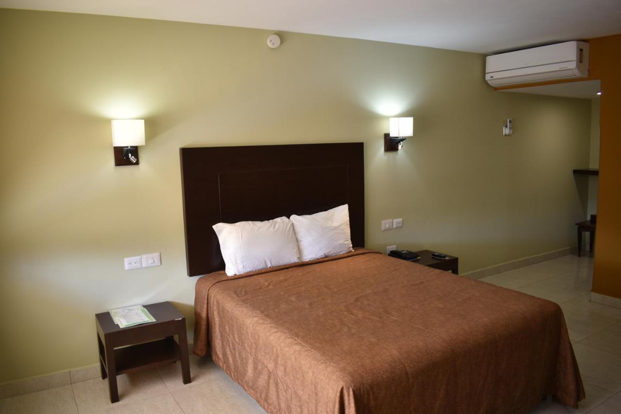 El Camino Hotel & Suites Heroica Caborca Exteriör bild